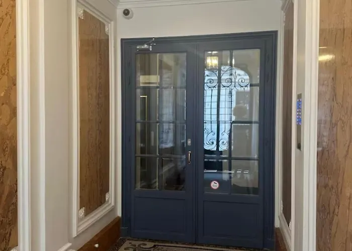 Appartement, Montmartre Διαμέρισμα *